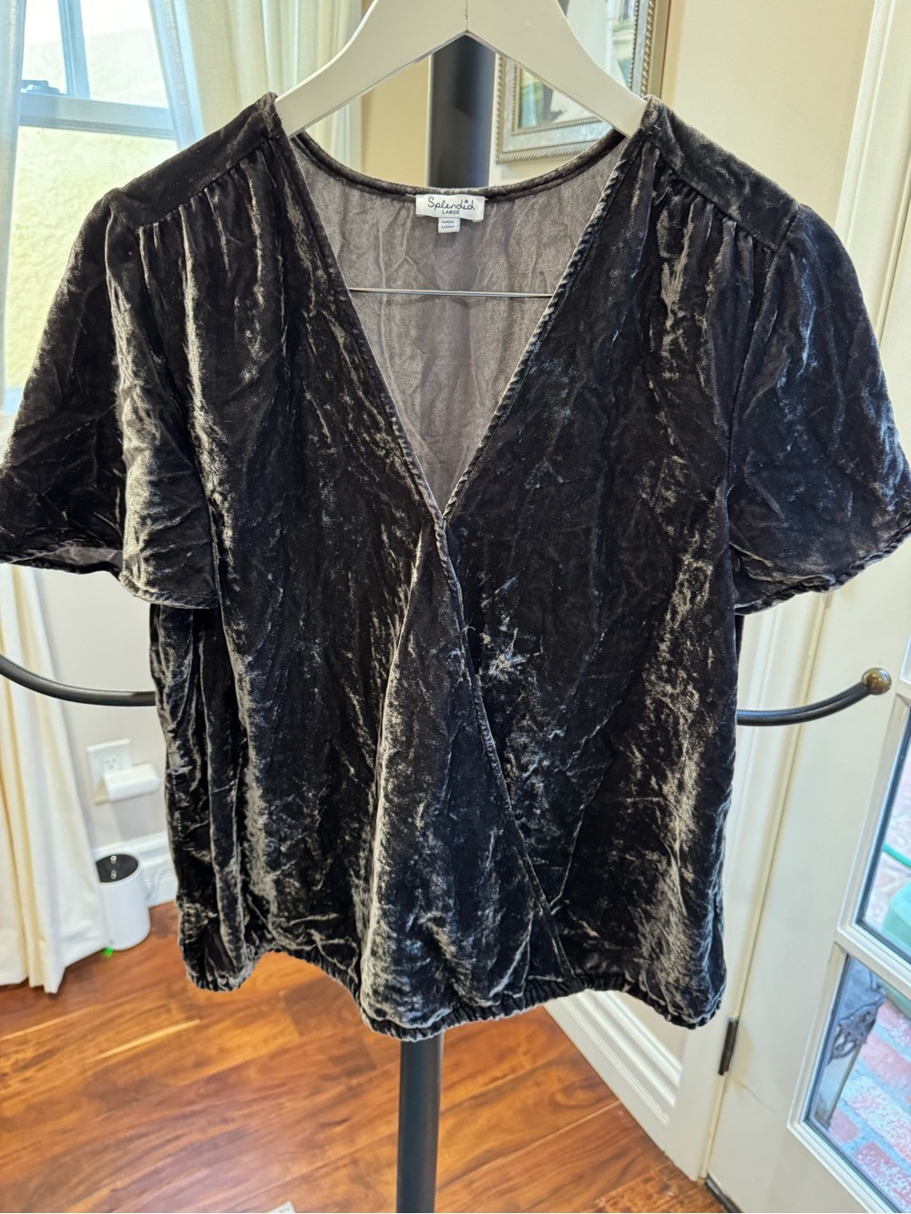 Splendid Woman Crushed Velvet Short Sleeve Wrap Top Gray size Large